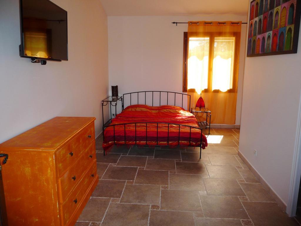 Bed and Breakfast La Bastide Des Selves Драгиньян Номер фото