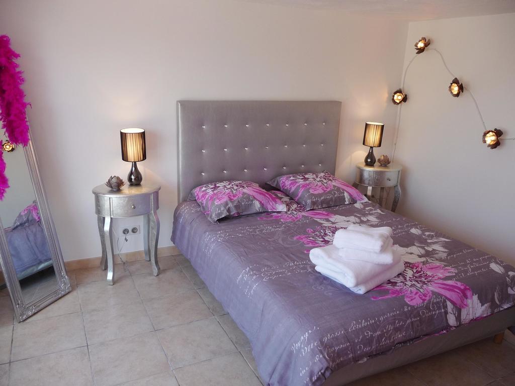 Bed and Breakfast La Bastide Des Selves Драгиньян Номер фото