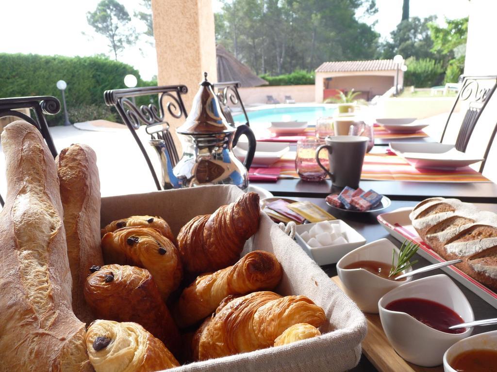 Bed and Breakfast La Bastide Des Selves Драгиньян Экстерьер фото
